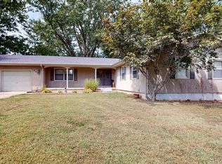 5920 Mimosa Dr, Sedalia, MO 65301