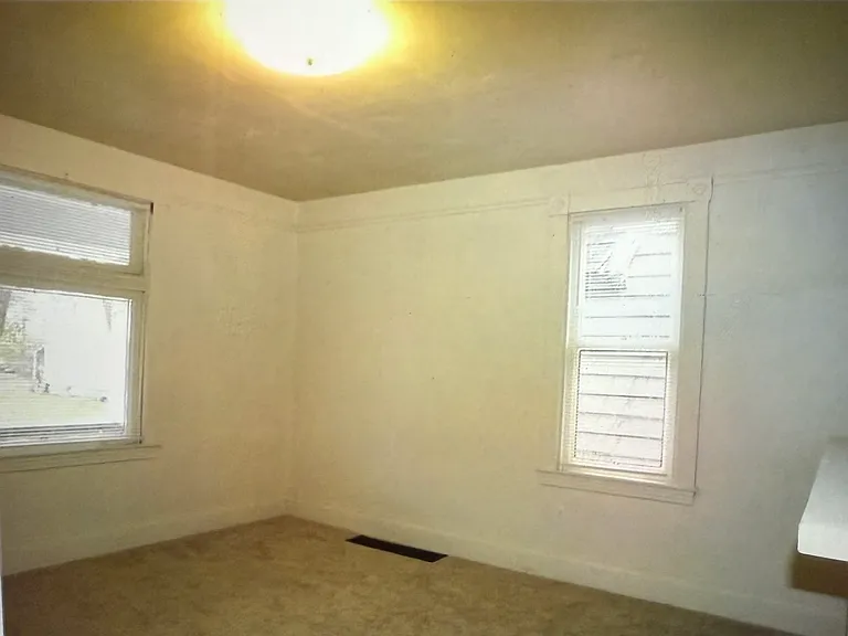 420 Caldwell St — Photo 4