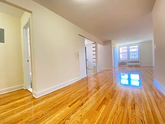 Rented by Queens Apartments Realty LLC | media 45
