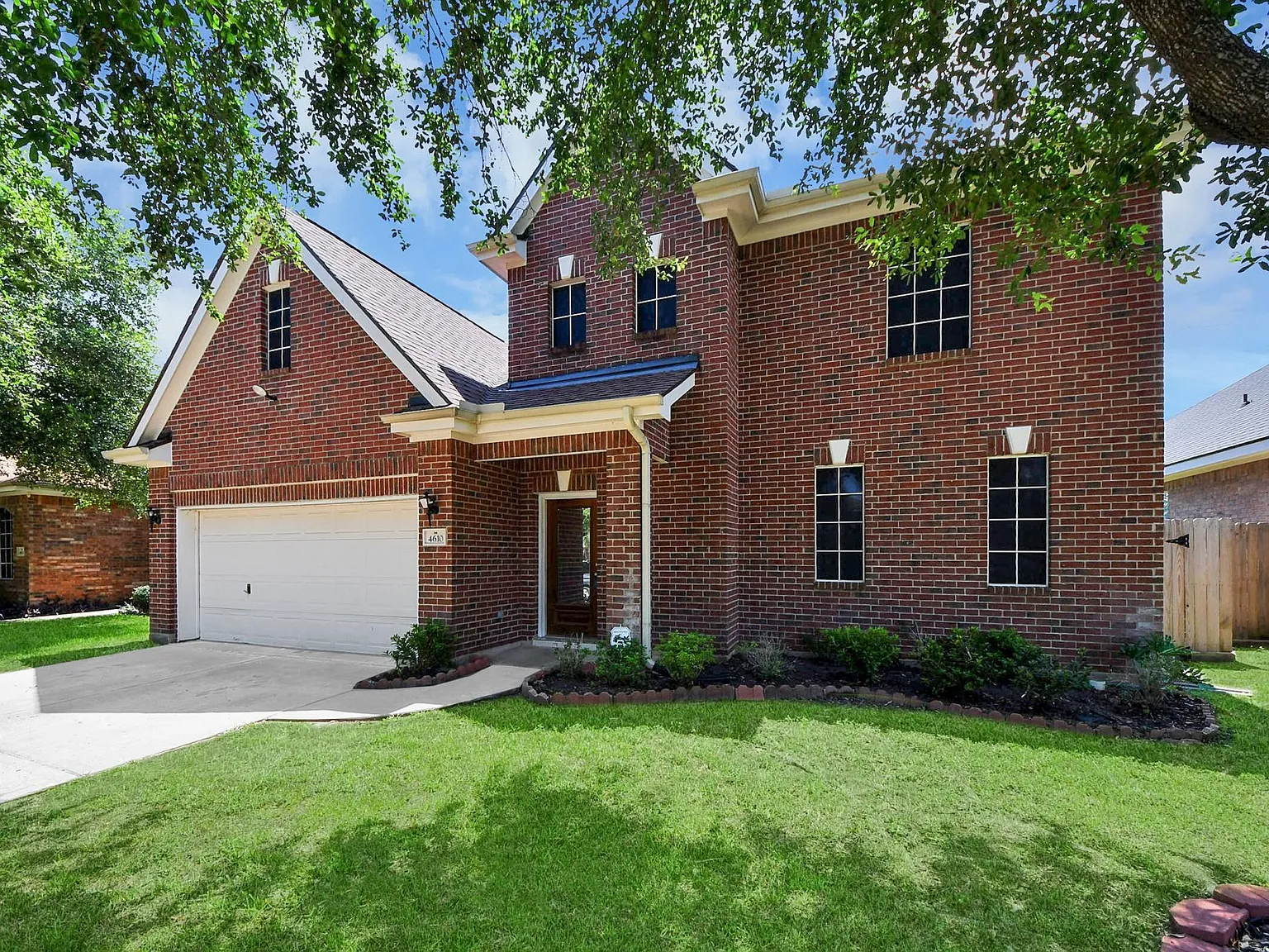 5 bed, 2.5 bath, 2649 sqft, $2,735 — Photo 4