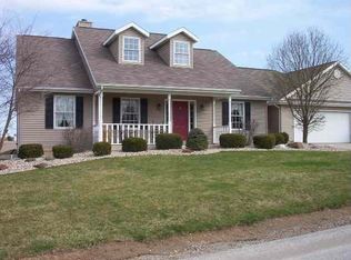 1405 Lake Bluff Dr, Kendallville, IN