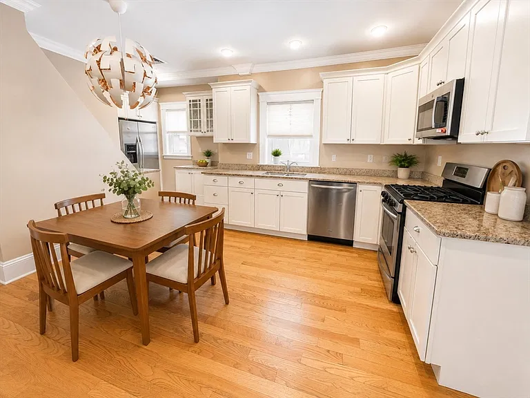 12 Stevens St #2 — Photo 2