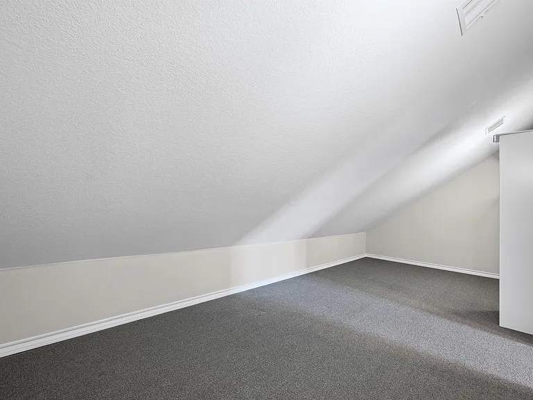 1112 Highknoll Ln #B — Photo 31
