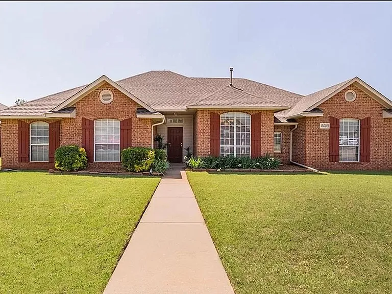 16009 Heather Ct — Photo 3