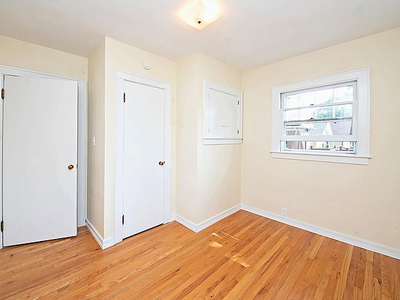 3rd image of 840 Lewis Ave