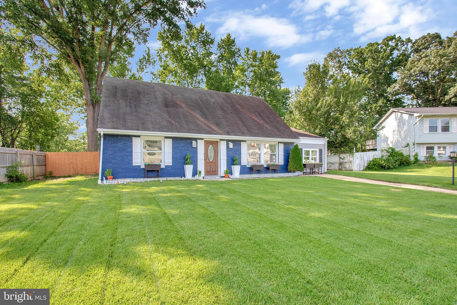 1211 Marshall Ln photo 1