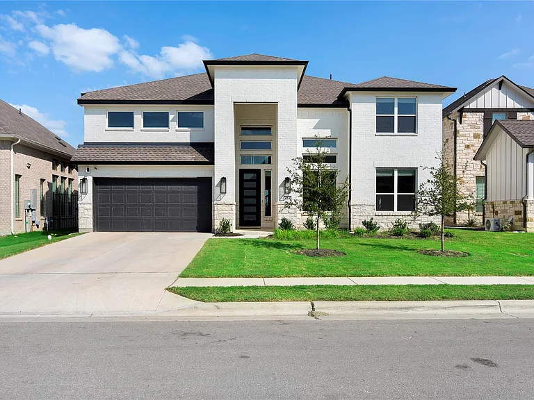 424 Hollister Dr — Photo 1