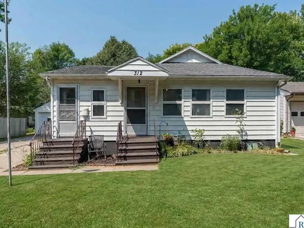 312 N 7th St, Saint Peter, MN 56082