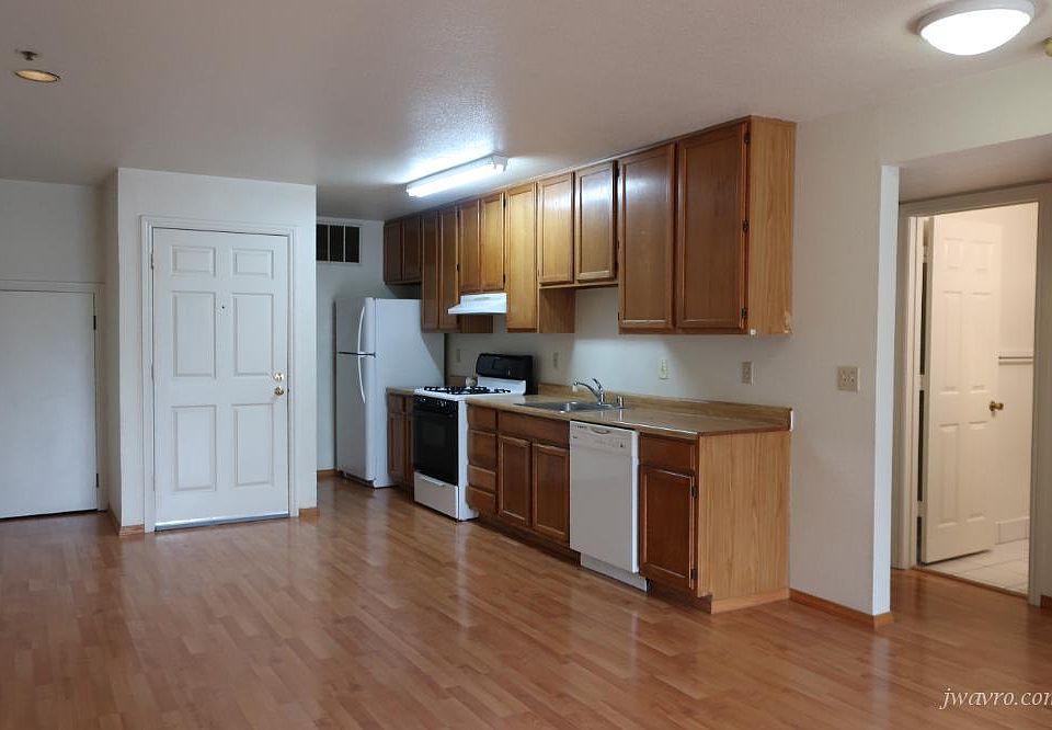 1st image of 320 Brazil Ave APT 3