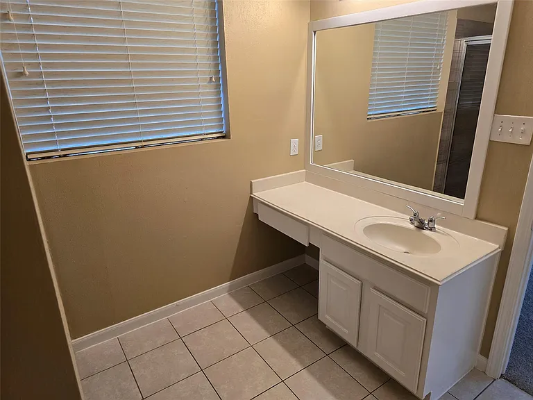 1820 Branch Hill Dr — Photo 21