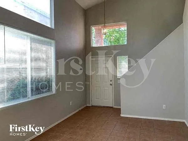 4 bed, 2.5 bath, 1751 sqft, $2,745 — Photo 2