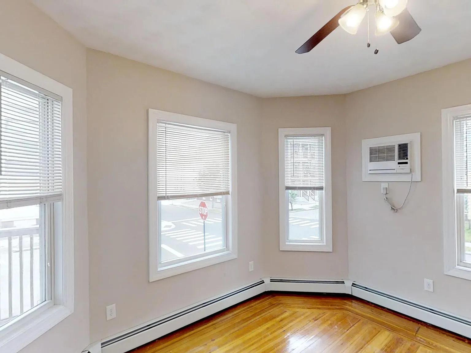 96 Pembroke Avenue — Photo 2