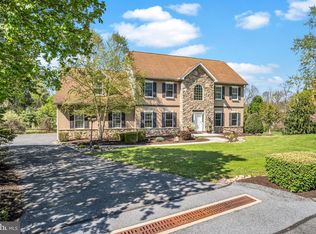 1423 Wellgate Ln, Mechanicsburg, PA 17055