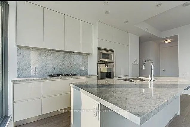 42 Charles St E #4702 — Photo 9