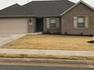 500 Timber Ridge St, Centerton, AR 72719