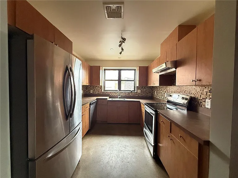 128 N 8th St #3E — Photo 7