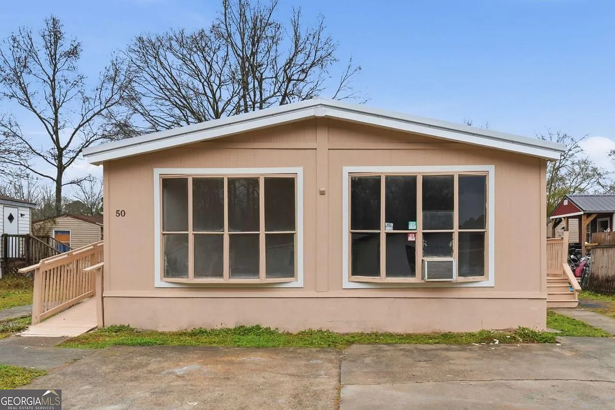 50 Tency Ln NE photo 1