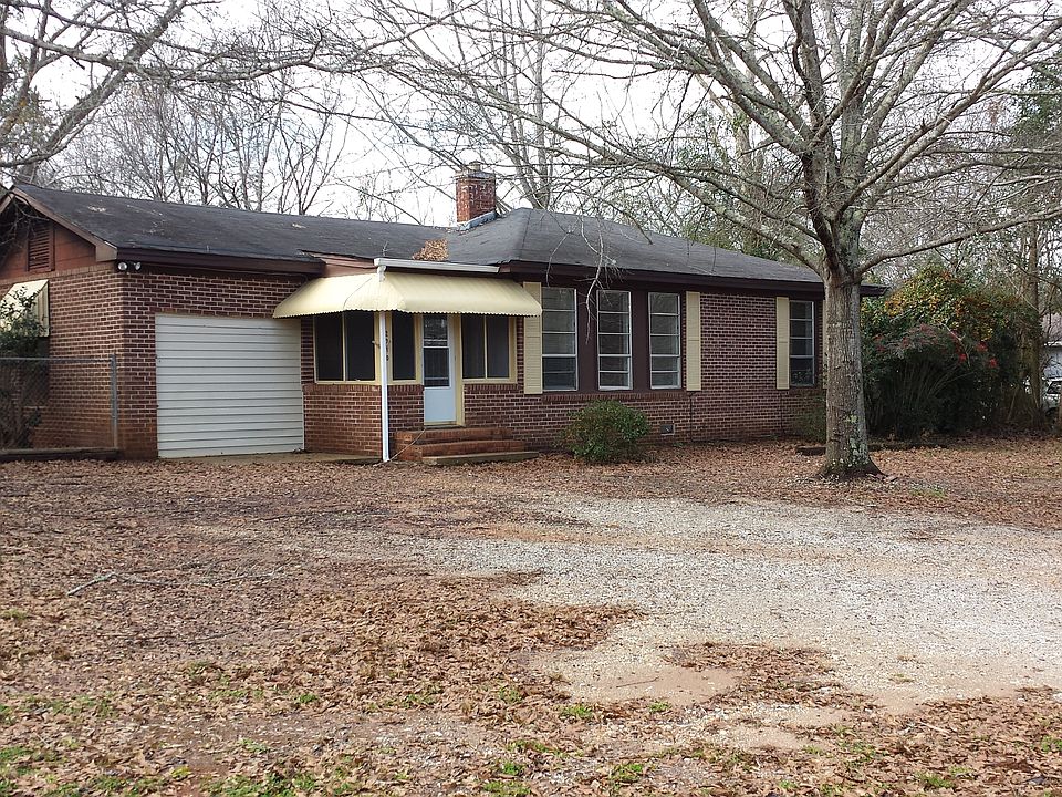 Driveway View/Front Entrance