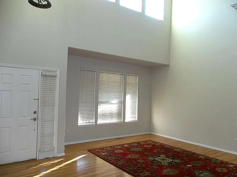 2514 Rock Creek Dr — Photo 3