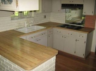 1831 Mackwood Rd, Rochester Hills, MI 48307