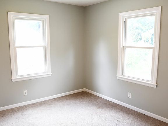 3rd image of 8828 Richards Dr