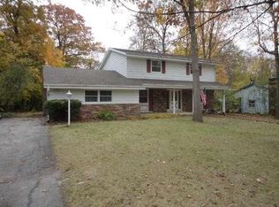 3268 W Fitzsimmons Rd, Franklin, WI 53132