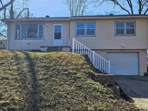 1605 Sycamore St, Bellevue, NE 68005