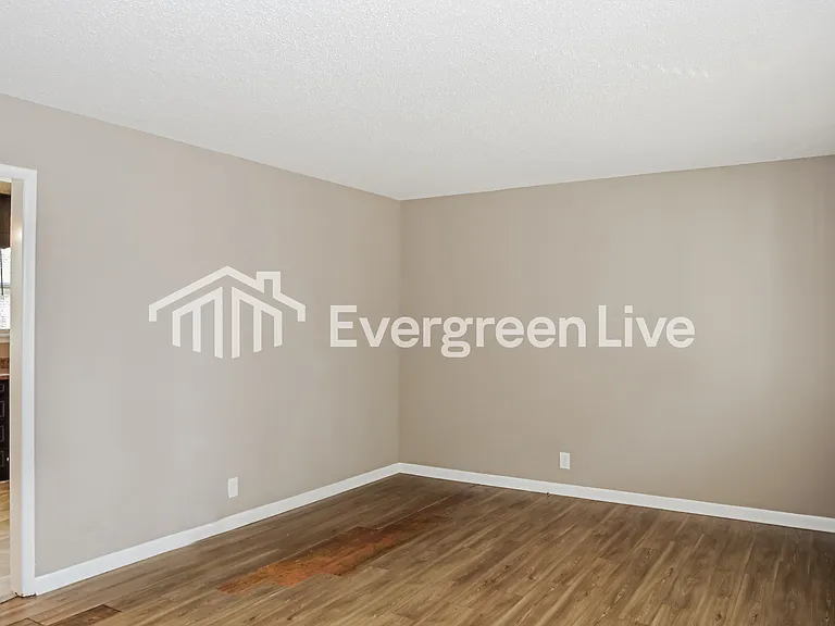 3216 Teton Dr NW — Photo 4