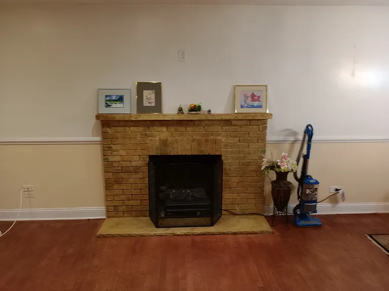 268 Oxford Ave — Photo 6