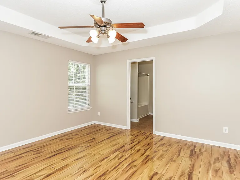 808 Aarons Ct — Photo 9