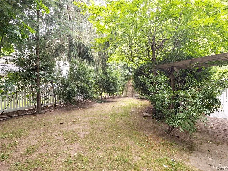 32 Chester Ave — Photo 22