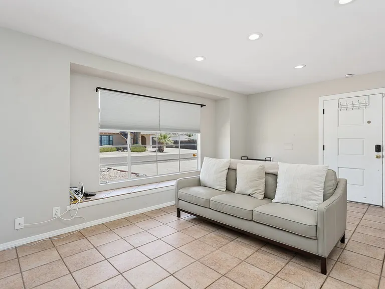 2356 N 85th Pl — Photo 13