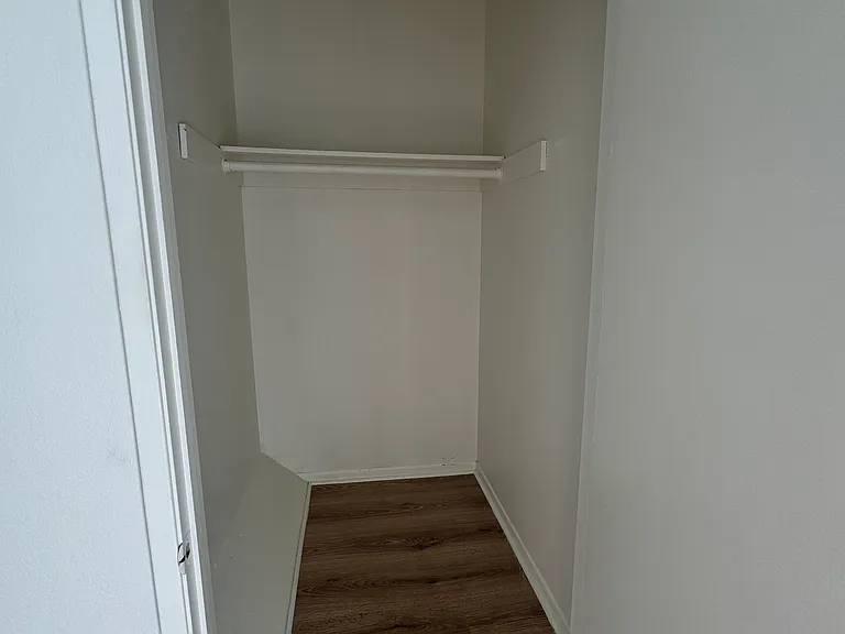 14931 Magnolia Blvd #8 — Photo 7