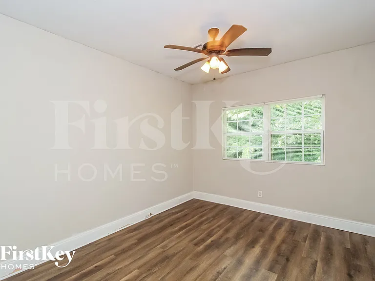1387 Beecher St SW — Photo 11