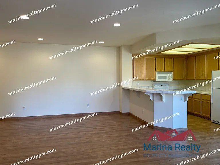2611 Bayfront Ct — Photo 9