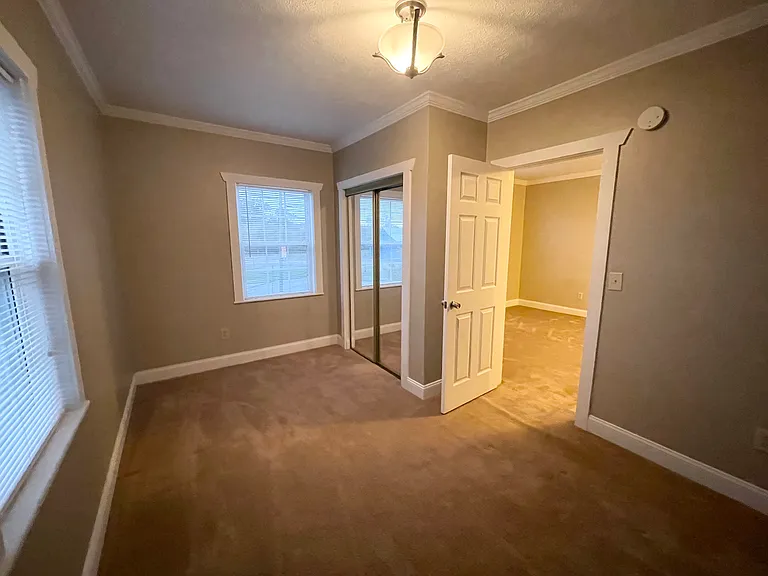 1011 Campus Dr #2 — Photo 9