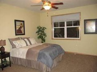 185 McCarron St, Roseville, MN 55113