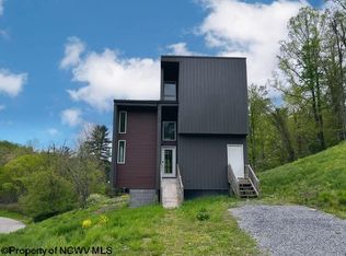 43 David Daniels Dr, Fairmont, WV 26554