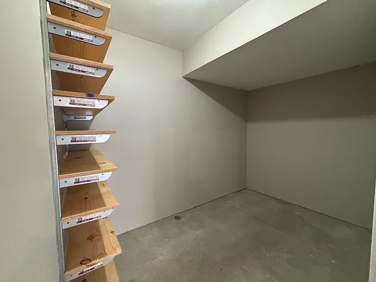 5176 Hampton St NE — Photo 17