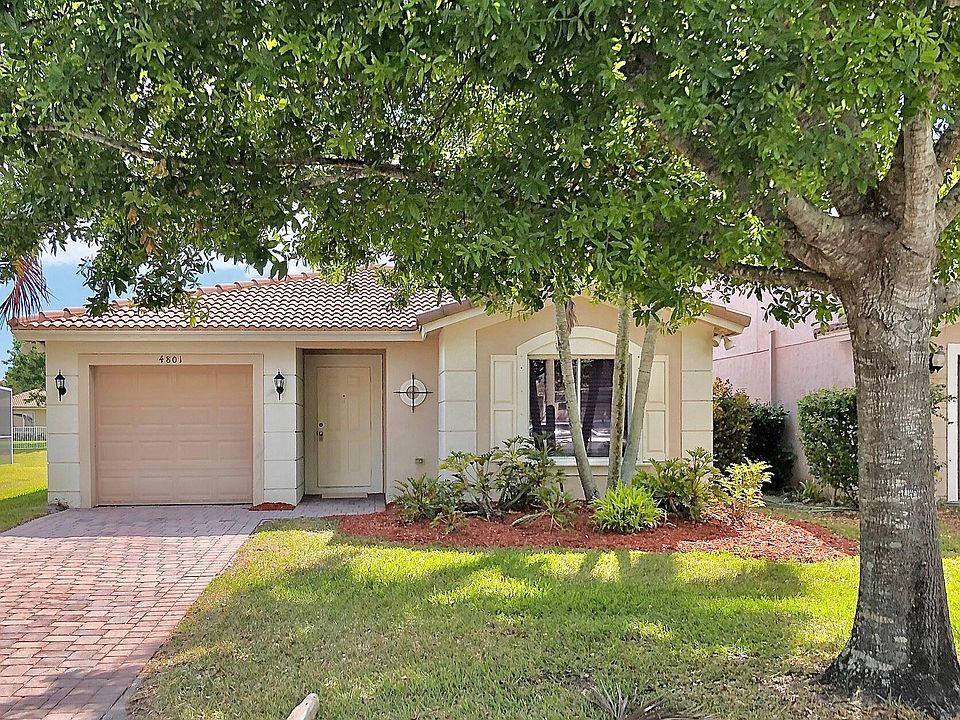1st image of 4801 SE Graham Dr