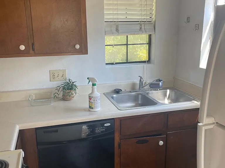 504 Beverly St #5 — Photo 9