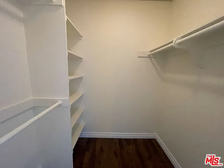 525 S Ardmore Ave #260 — Photo 5