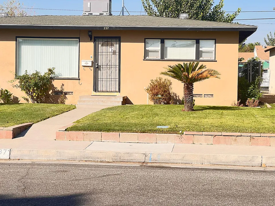 237 Oakdale Dr