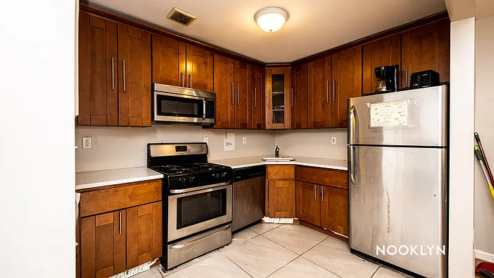 Rented by Nooklyn NYC LLC | media 32