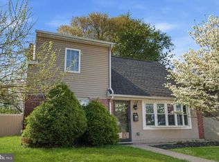 369 Livezey St, Philadelphia, PA 19128