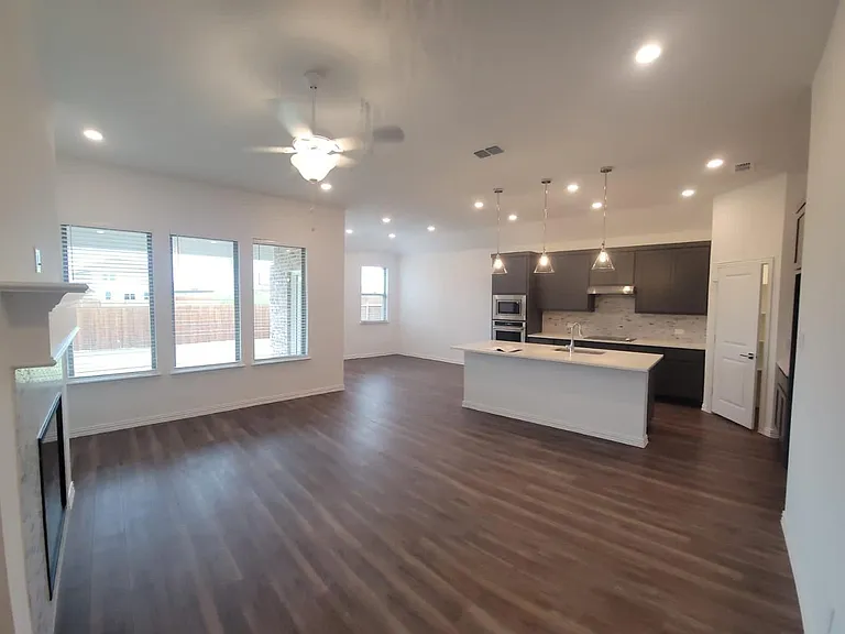 1633 Pine Valley Dr — Photo 6