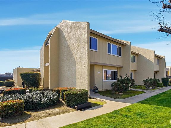 3rd image of 930 Olive Dr APT 15