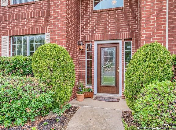 2nd image of 20843 Pedregoso Ln