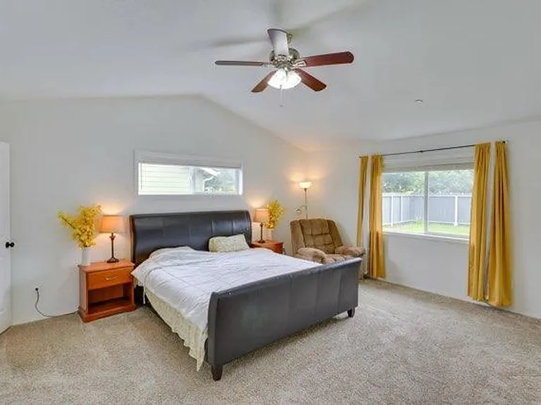 1680 Arlington Dr — Photo 7