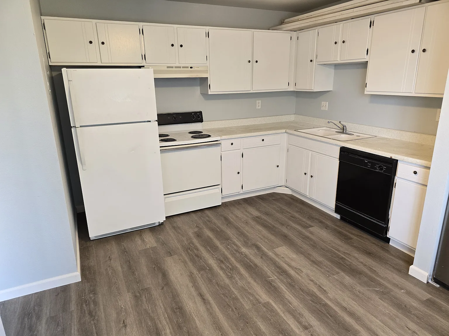 2 bed, 830 sqft, $1,400 — Photo 4